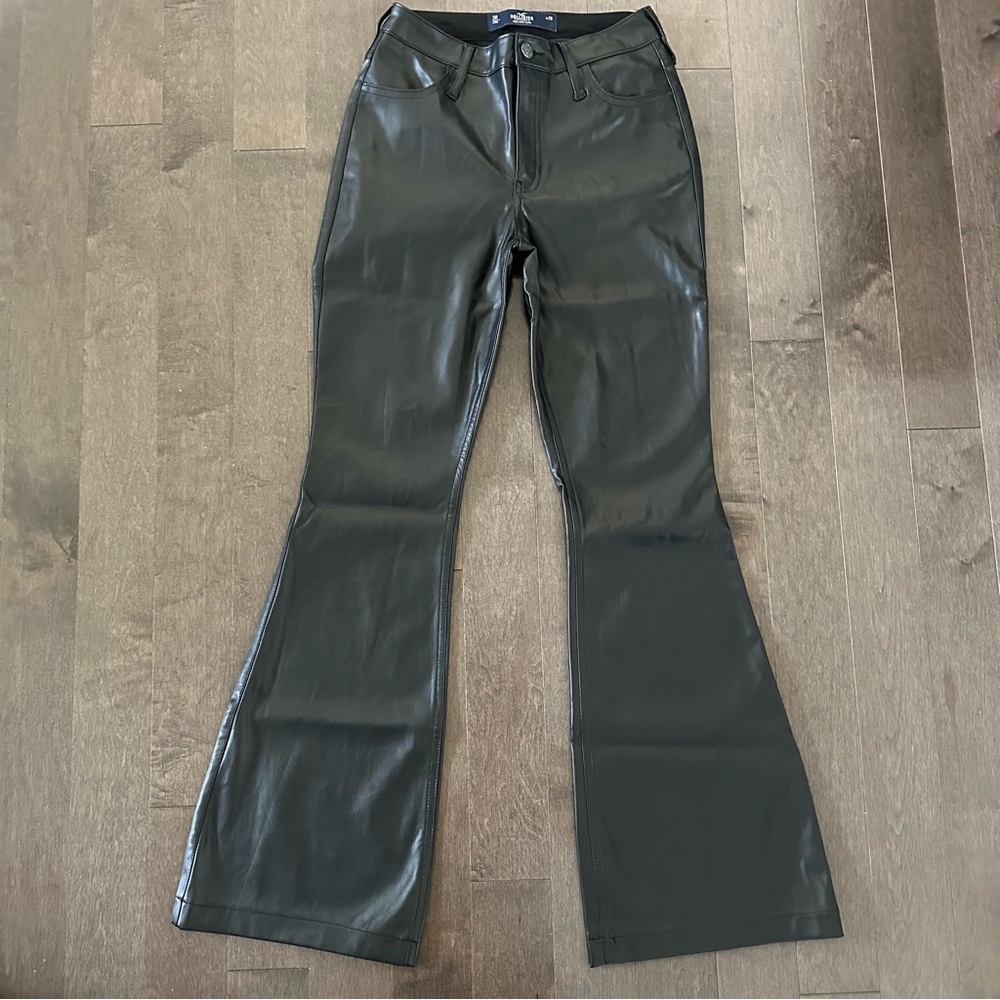 Hollister High Rise Flare Faux Leather Pants‎ Black Elevate Night Out Chic 3R